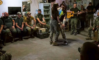 Besuch bei Soldaten im Donbass: "Die einzige Stabilität ist der Krieg"